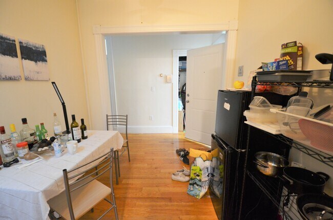 Área de comedor - 35 Brookline Apartments