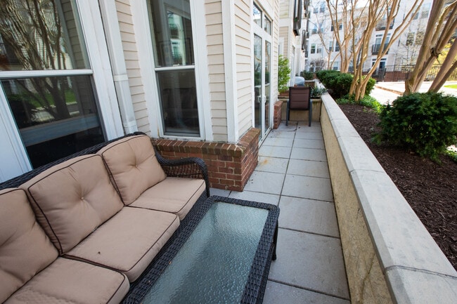 Building Photo - 1391 Pennsylvania Ave. SE Unit 216