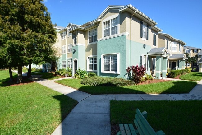Building Photo - 2 BD/2BA END Unit 202 Rental