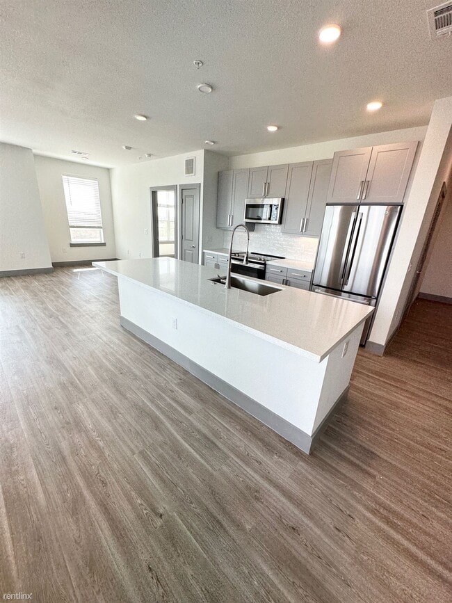 Photo - 1 br, 1 bath Condo - 26585 E University Dr...