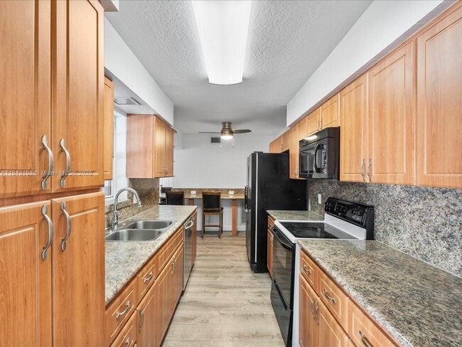 Photo - 1501 SW 57th Ave
