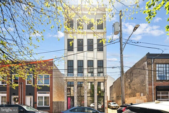 Building Photo - 1526 Parrish St Unit 3 Rental