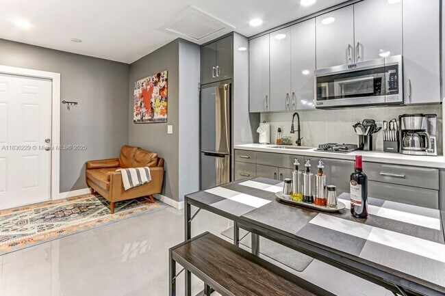 Photo - 2302 Taylor St Apartment Unit 3