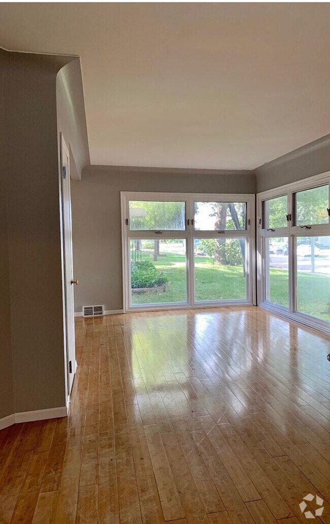 Building Photo - 4 bedroom house in Minneapolis!