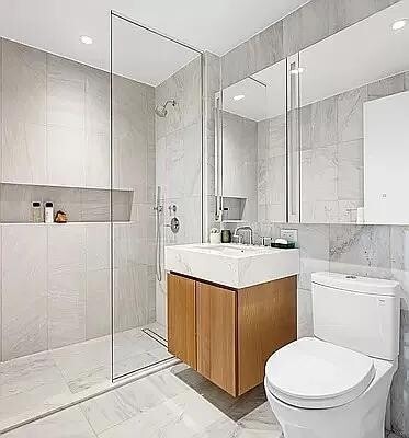 Photo - 300 W 30th St Unidad 9