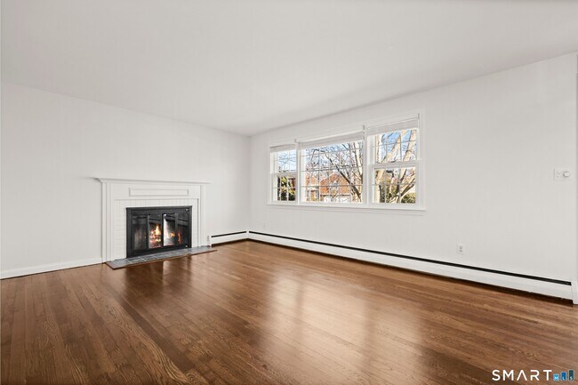 Photo - 111 Mayweed Rd