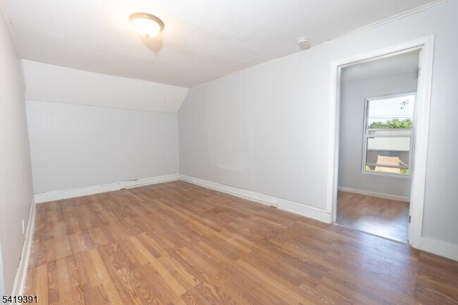 Photo - 297 W Broadway