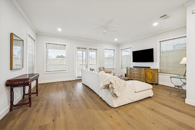 Photo - 1005 Bunton St