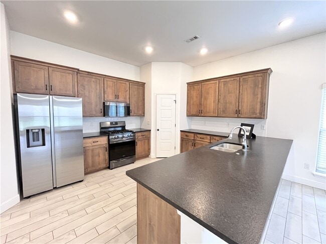 Photo - 5909 NW Reynolds St