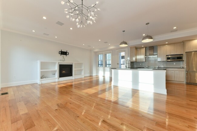 Photo - 166 Gold St