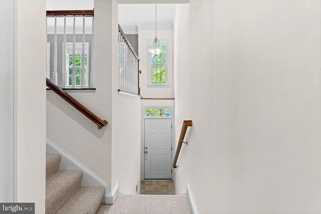 Building Photo - 1627 Whitehall Dr Rental