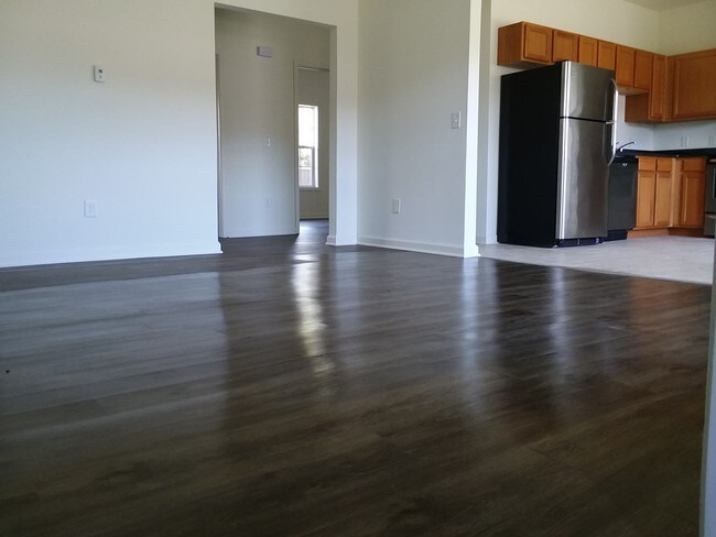 Photo - Cedar Crest Apartments