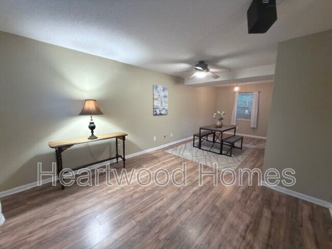 264 Orchard Hill Dr
