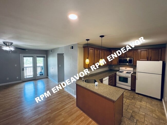 “Ballwin Beauty! Updated 2BR Condo with Bi... - “Ballwin Beauty! Updated 2BR Condo with Bi...