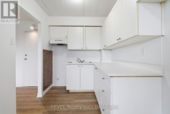 Photo - 19 Manchester Ave Unité 301