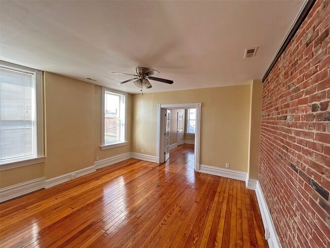 Photo - 4658-4660 Tyrolean Ave Unidad A- 2F- back