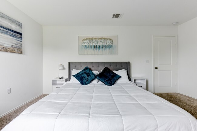 Photo - 2204 Nightview Dr