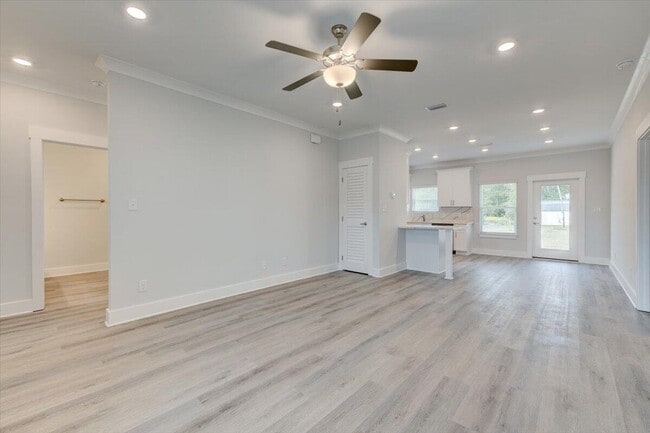 Photo - 14 Alexander Way