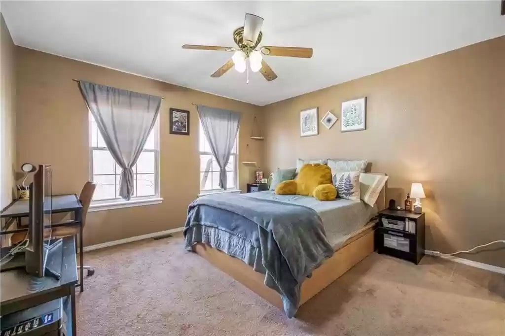 Photo - 894 W Peachtree Dr