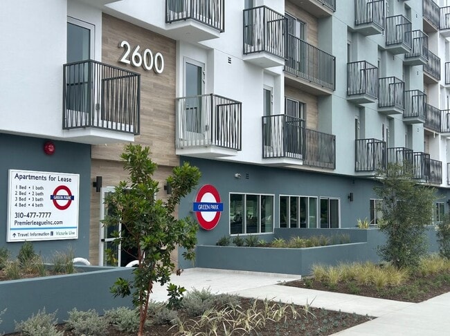 Building Photo - Green Park Rental