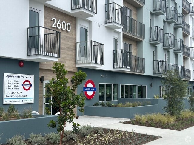 Building Photo - Green Park Rental