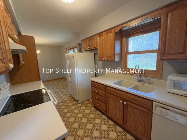 Photo - 2556 Grandview Ave