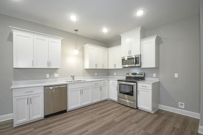 Photo - 19905 Grantham Rd