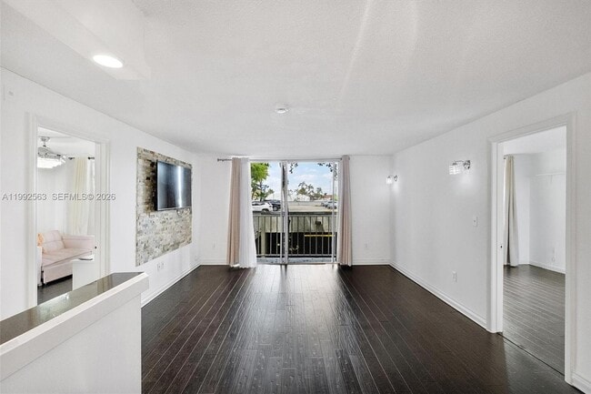 Photo - 1720 NW N River Dr Unidad 211