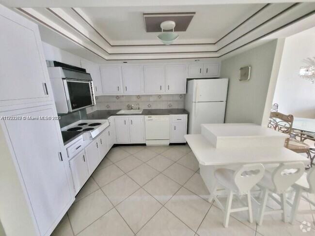 Building Photo - 18041 Biscayne Blvd Unit 203 Rental