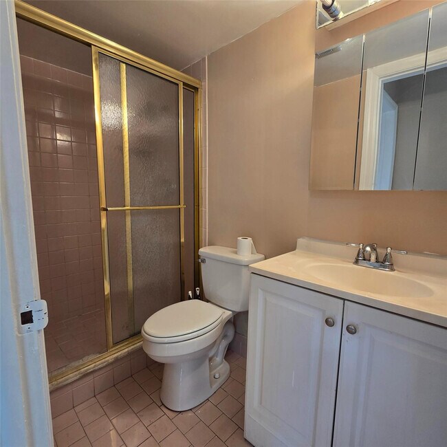 Photo - 2301 NE 14th Street Causeway Unit 303W