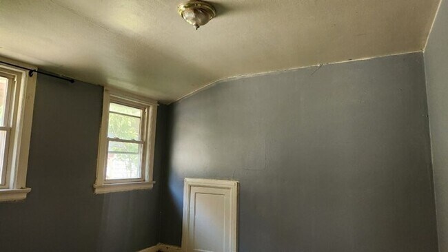 Photo - 3240-3242 N 24th Pl. (Duplex) Unidad 3242 Upper