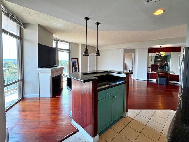 Photo - Luxury Fully Furnished 2BR/2BA Corner Cond... Unit 451