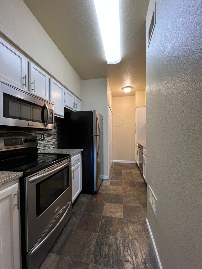 Photo - Spacious 2 Bed 1.5 Bath Townhome in Boulde...