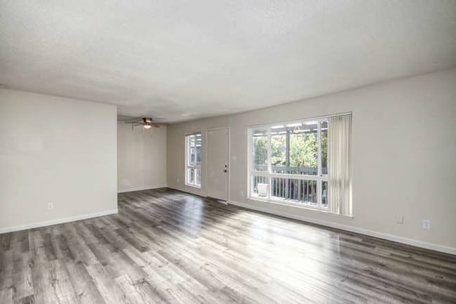 Photo - Eastern Palms Apartments