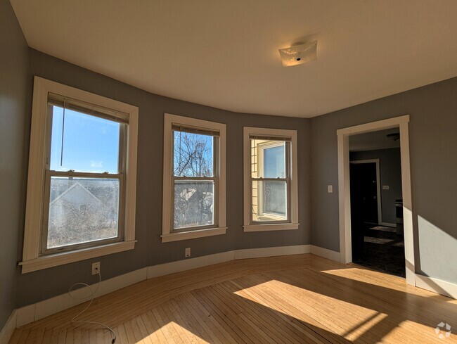 Building Photo - 16 Clinton Ave Unit 2 Rental