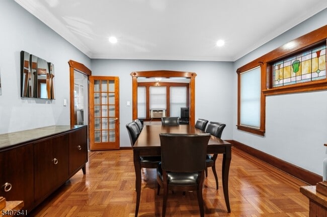 Photo - 199 E 7th St