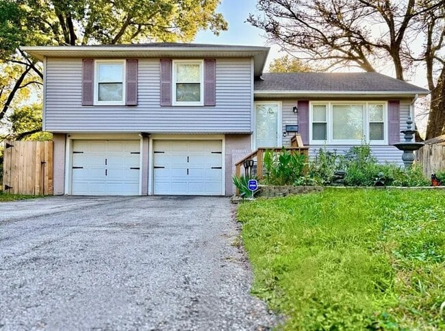 Building Photo - 9105 Cherry St