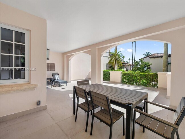 19116 Fisher Island Dr Unit 19116