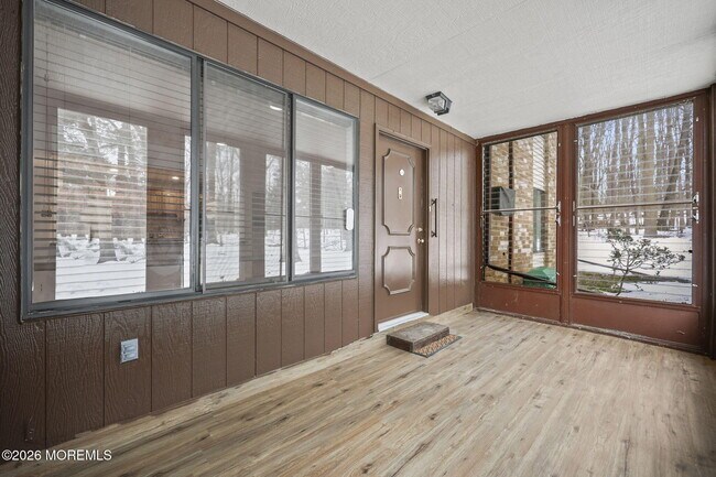 Photo - 110 Amberly Dr