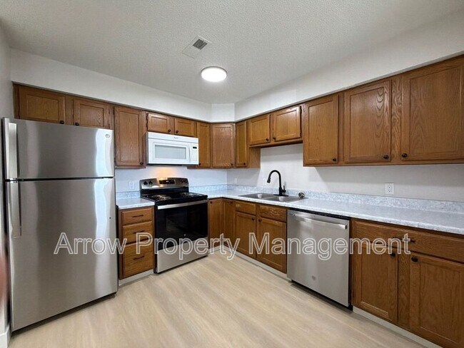 Photo - 515 W Saunders Ave Unit 13