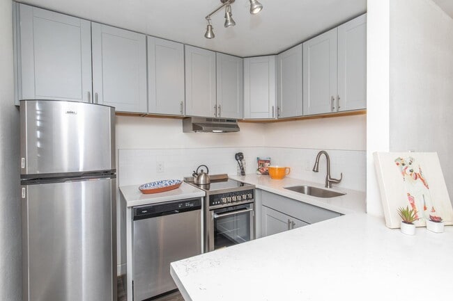 Photo - Studio 710 Apartments