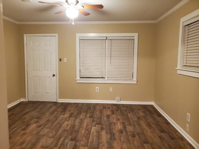 Section 8 accepted 2-Bedroom Retreat in Huntsville – Cozy Living with 803 Sq Ft!"