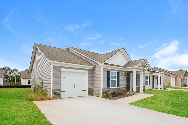 Photo - 465 Conifer St