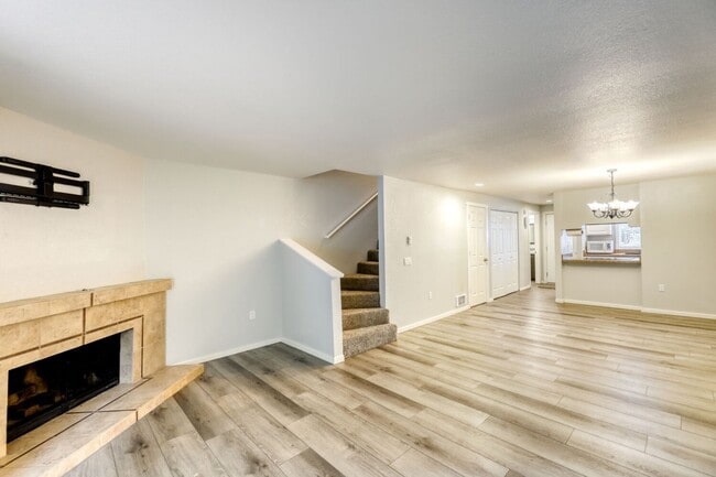 Photo - Updated and Well-Equipped 2 Bedroom 1.5 Bath Lynnwood Townhouse!