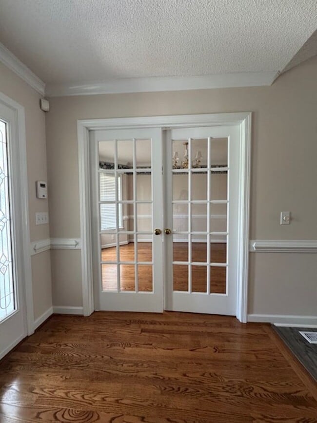 Photo - 135 Adler Ln