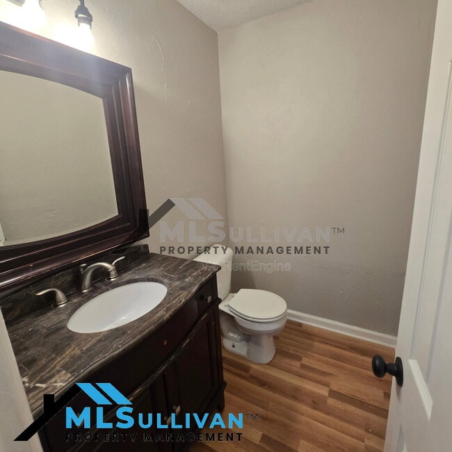 Photo - 4100 Five Oaks Dr