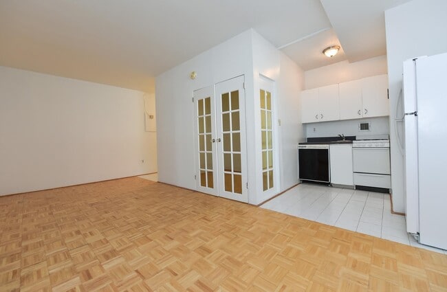 Photo - Spacious & Bright Junior 1 Bedroom at River Place East