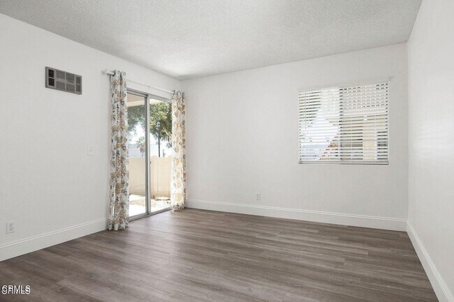 Photo - 255 S Ventura Rd