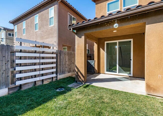 Photo - Charming Riverstone Home with Spacious Kitchen Island & Private Backyard