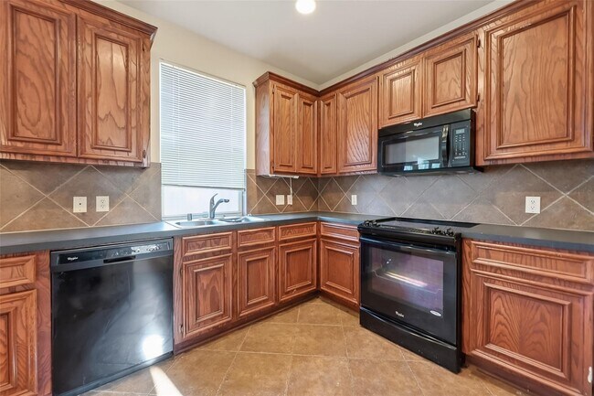 16526 Pentonshire Ln